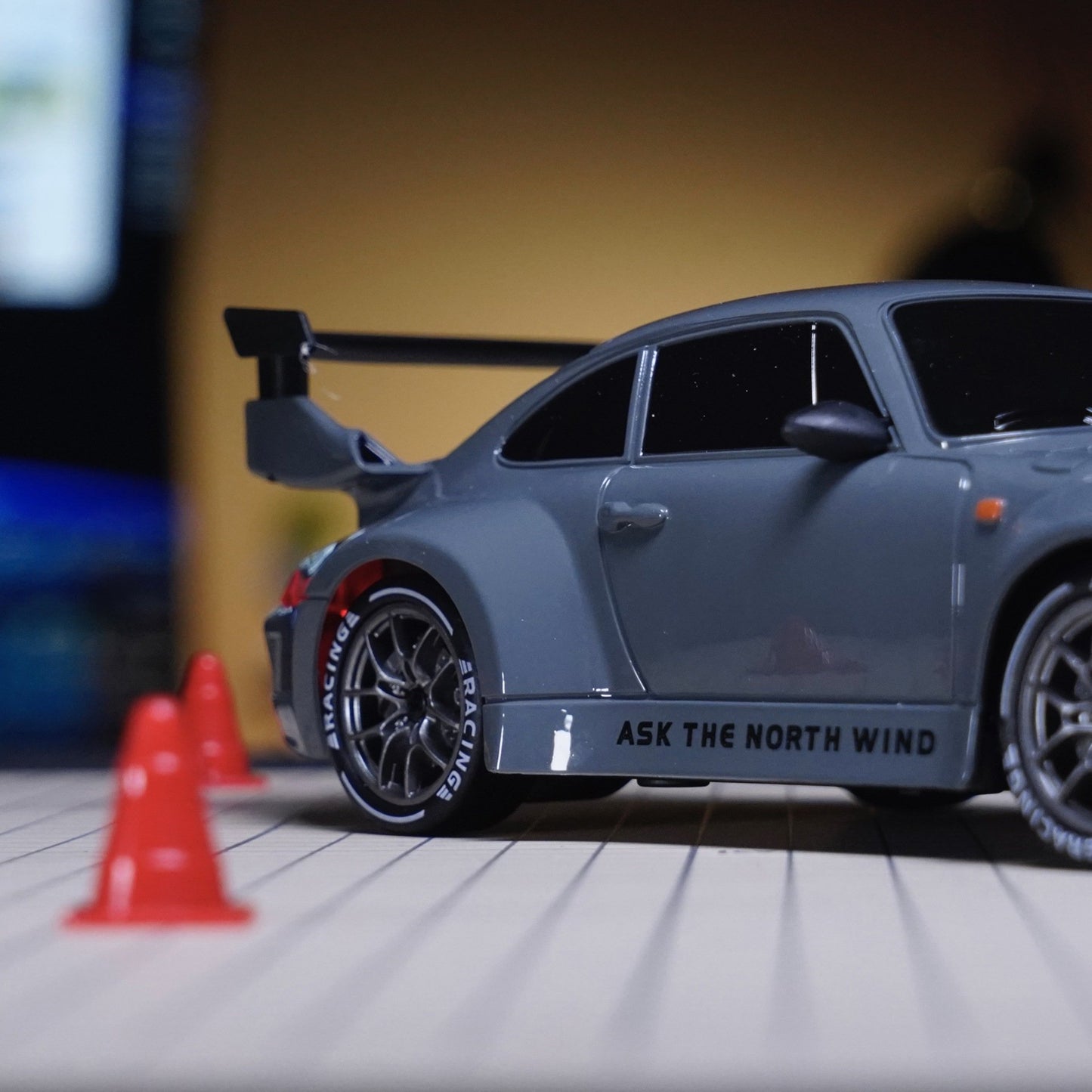 1/24 4WD RC Drift Car – 20KM/H High-Speed with LED Lights