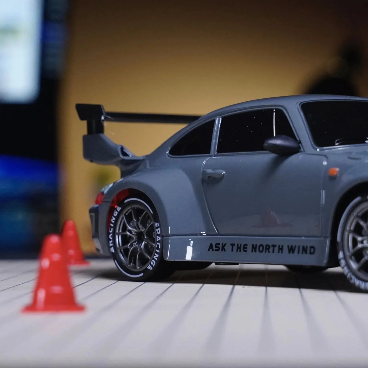 1/24 4WD RC Drift Car – 20KM/H High-Speed with LED Lights