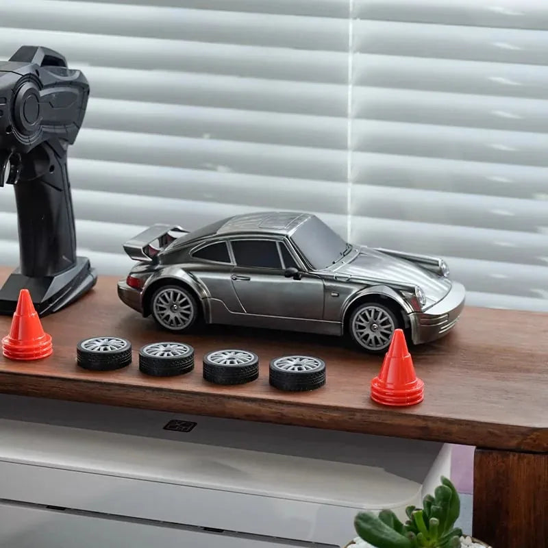 1/24 4WD RC Drift Car – 20KM/H High-Speed with LED Lights